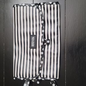 Kenneth Cole Toiletries Bag